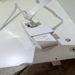 TP-Link AC750 Wall Mount – Adjustable Plastic Bracket for Secure Wall Mount