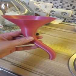 Curved Funnel for Filling Oil into a Motorcycle – Flexible, Easy-Pour Funnel
