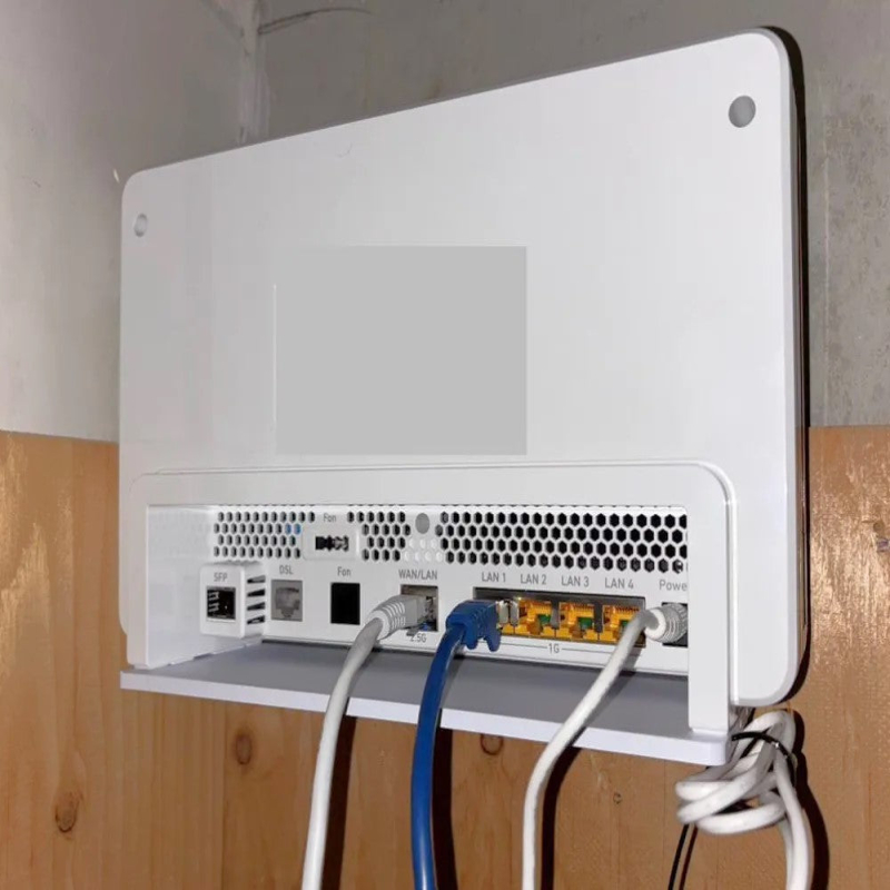 Reverse Wall Mount for Fritz!Box 5690 Pro – Front-Facing Cable Access Bracket