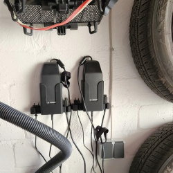 Wall Mount Holder for Bosch 4A E-Bike Charger BPC3400 – Secure Storage Bracket