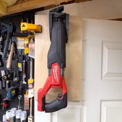 Milwaukee M18 FUEL Sawzall...