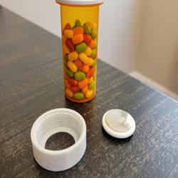 AirTag Pill Bottle Cap (Twist-On)