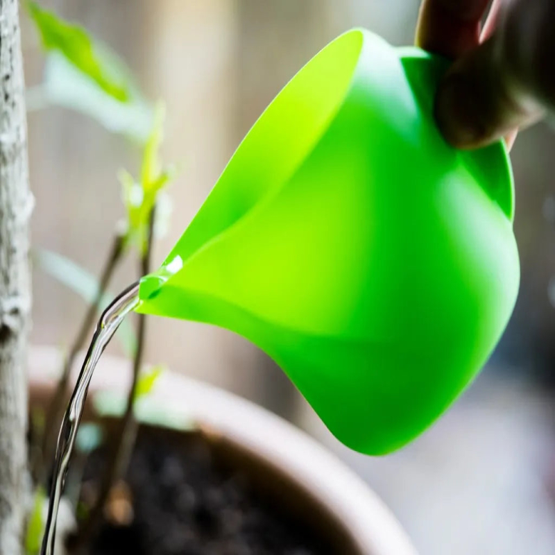 Keep Your Plants Hydrated with Ease - Universal Jug Pot Watering Can